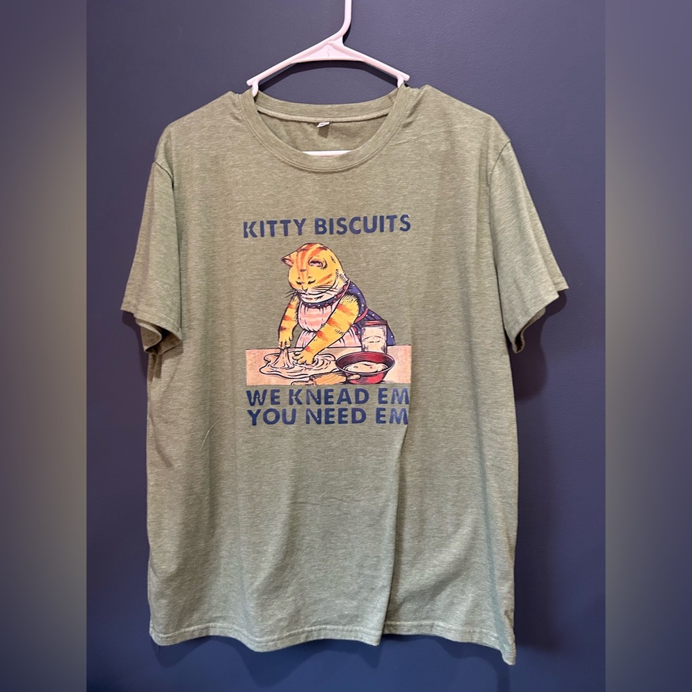 Amazon Kitty Biscuits Cat Tee - Gray